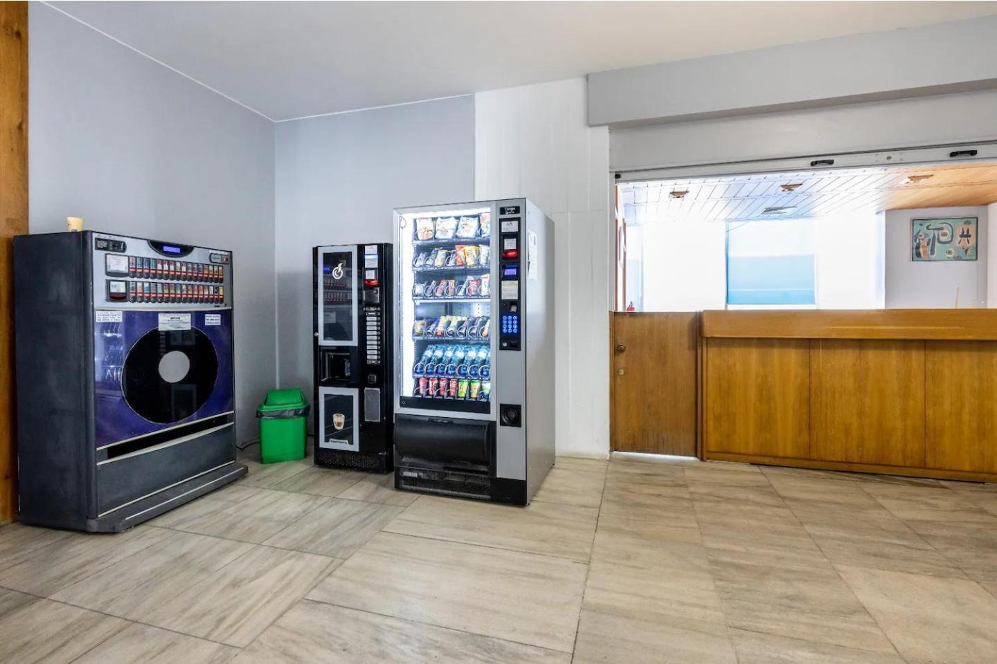 Luxury 2 Min Beach With Balcony, Ocean View, Wifi, Ac, Smarttv ポルティマン エクステリア 写真