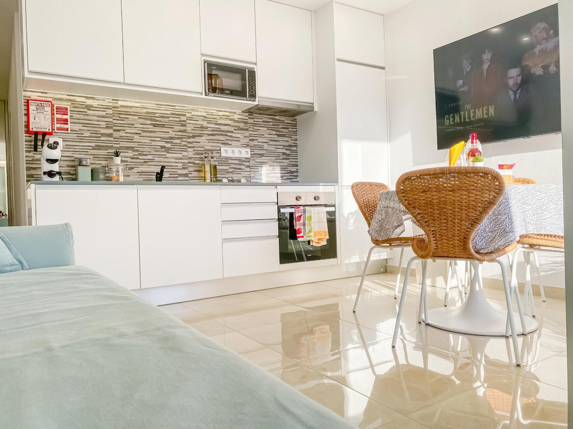 Luxury 2 Min Beach With Balcony, Ocean View, Wifi, Ac, Smarttv ポルティマン エクステリア 写真
