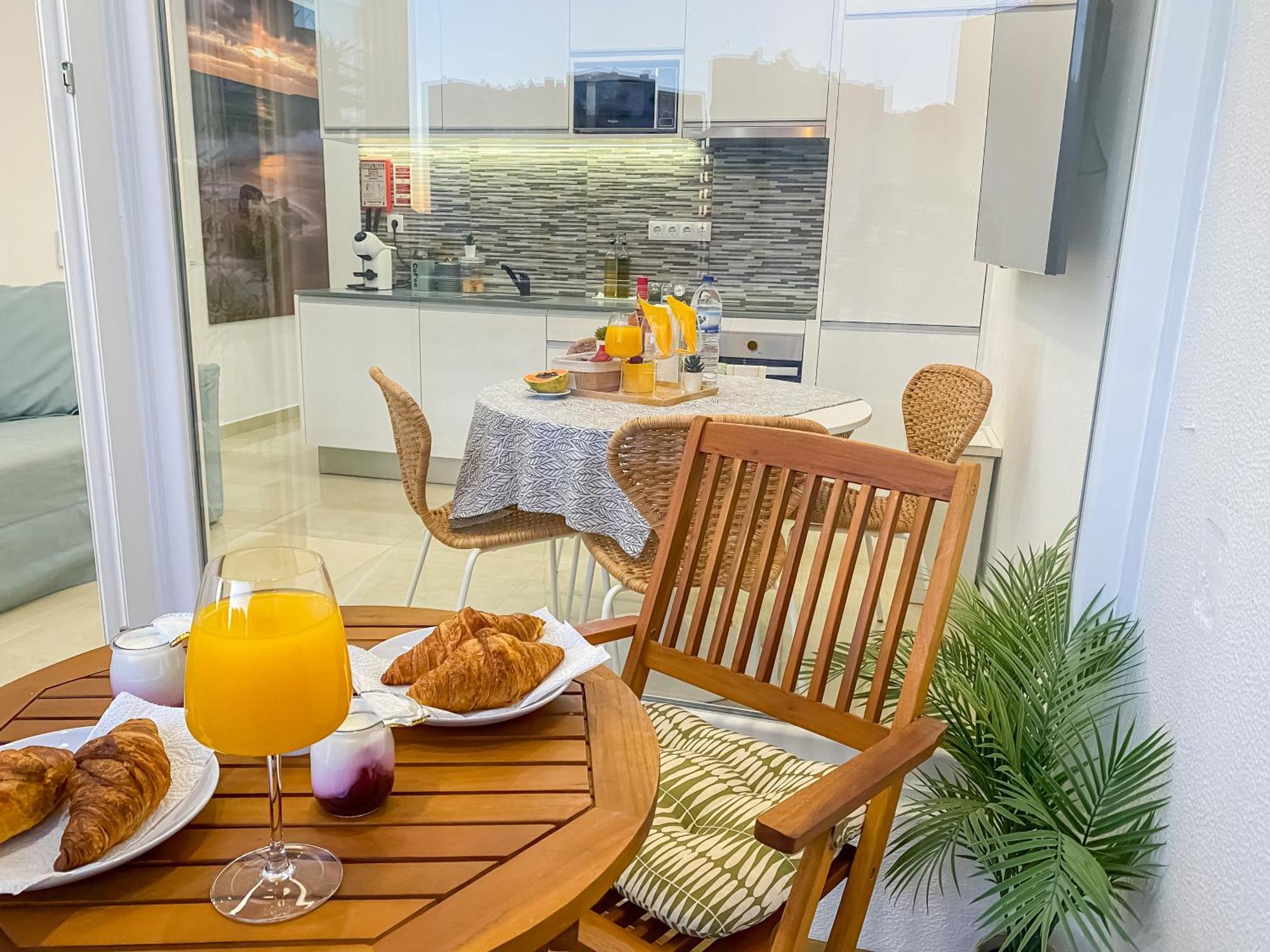 Luxury 2 Min Beach With Balcony, Ocean View, Wifi, Ac, Smarttv ポルティマン エクステリア 写真