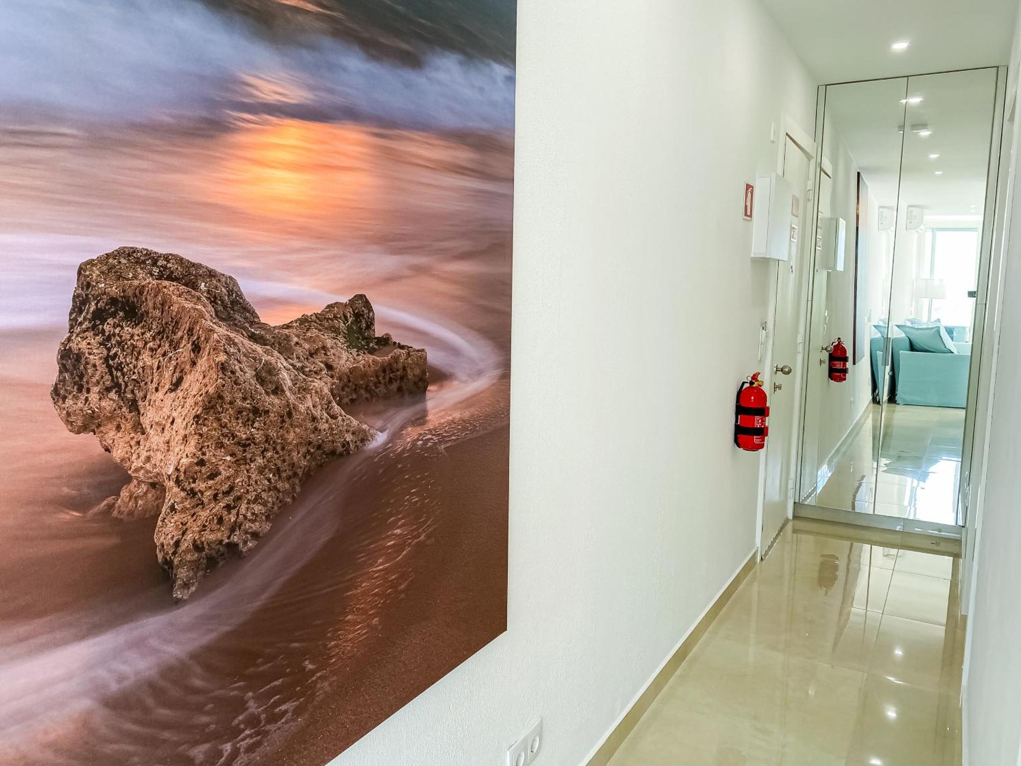 Luxury 2 Min Beach With Balcony, Ocean View, Wifi, Ac, Smarttv ポルティマン エクステリア 写真