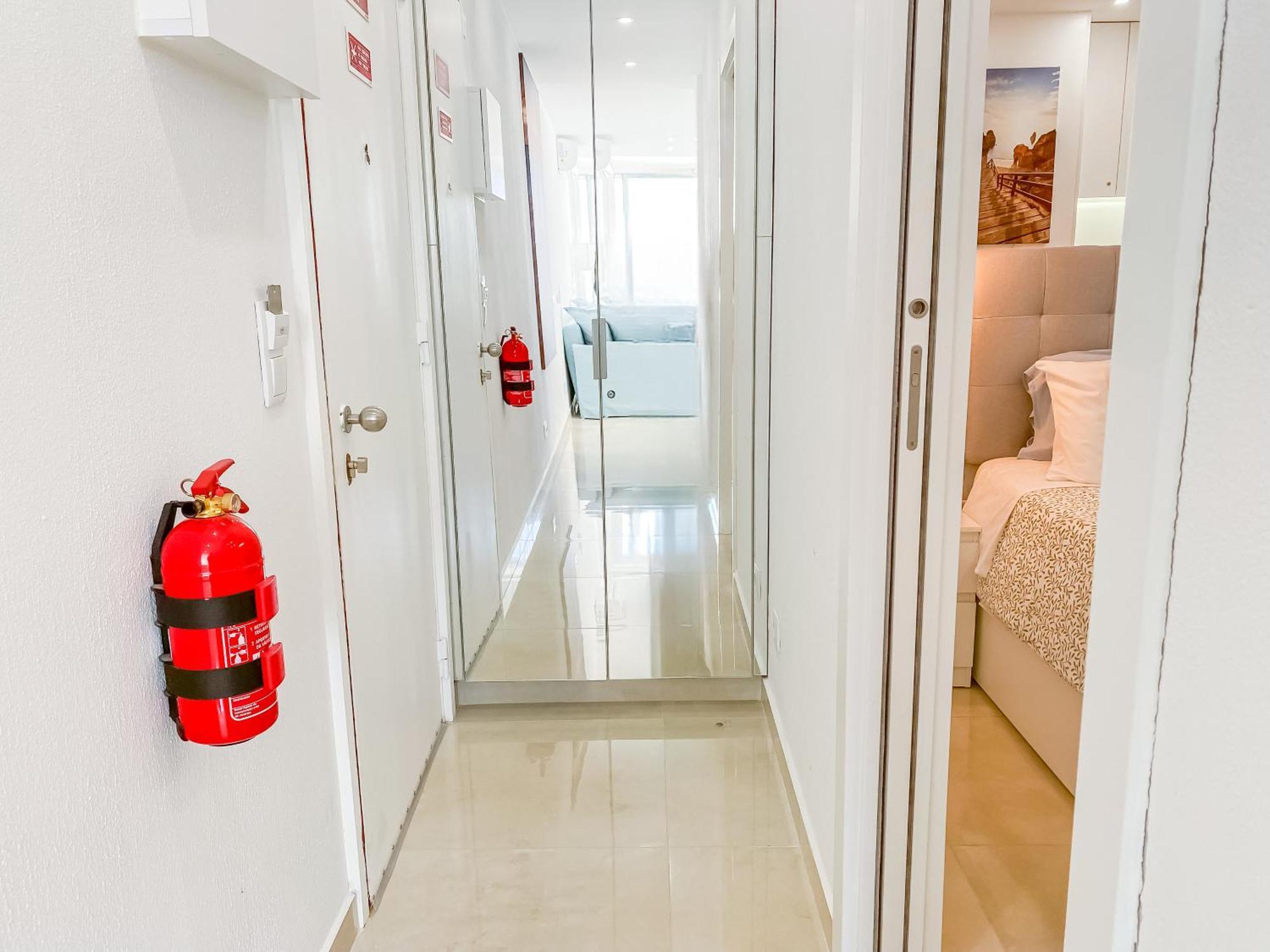 Luxury 2 Min Beach With Balcony, Ocean View, Wifi, Ac, Smarttv ポルティマン エクステリア 写真
